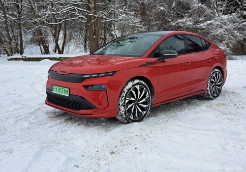 Nowa Skoda Enyaq Coupe 85 przyciąga wzrok. Sprawdziliśmy, jak radzi sobie zimą