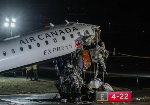 Świadkowie o zderzeniu na lotnisku w USA. „Zapanował chaos”