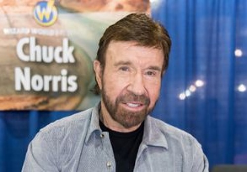 Jak wygląda najmłodszy syn Chucka Norrisa? Dakota Alan zupełnie go nie przypomina