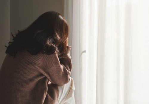 Alzheimer może zacząć się dużo wcześniej, niż myślisz. Oto 6 sygnałów, które warto obserwować po 40. roku życia