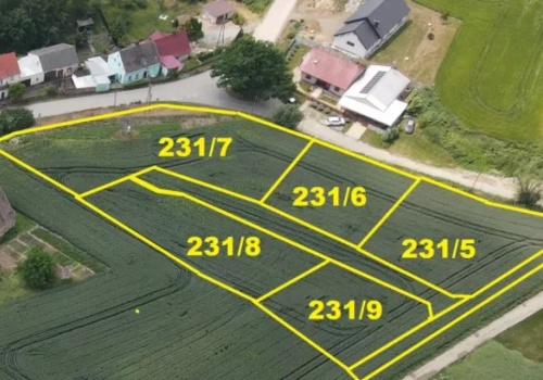 Cisza, natura i szybki dojazd do miasta. Pięć działek w Sieroszowie na sprzedaż