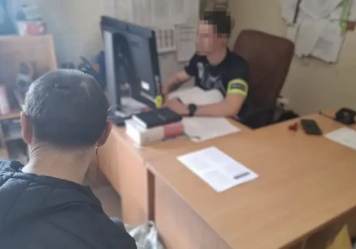 Kawa, słodycze i… kajdanki. Niedzielny rajd złodzieja przerwał policjant po służbie