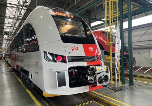 PESA pokazuje setny pojazd dla Kolei Czeskich