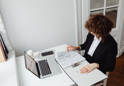 AOTMiT zbiera dane o wynagrodzeniach w ochronie zdrowia. Placówki muszą raportować zarobki