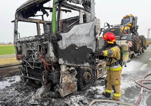 Pożar ciężarówki na autostradzie w Kątach