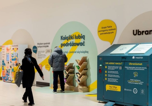 Oddaj nieużywane już ubrania do ubraniomatu w Wola Parku. W zamian dostaniesz wiosenną sadzonkę.