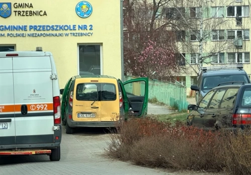 Uszkodzenie gazociągu przy przedszkolu. Dzieci ewakuowano do sąsiedniego budynku