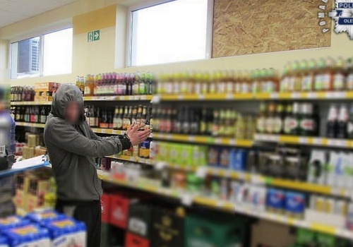 Dobrodzień: mężczyzna włamał się do sklepu, przewrócił się, uciekł, a potem i tak został złapany