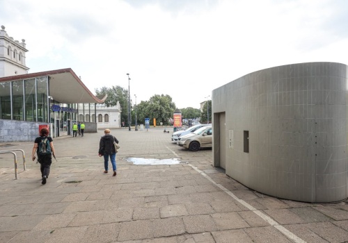 Warszawski wstyd szaletowy. 10 lat od wielkich obietnic, a toalet wciąż brak