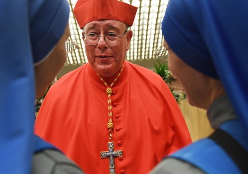 Kościół nie może „dalej istnieć” bez święceń kobiet… Tak sądzi kardynał, który niedawno gościł w Krakowie