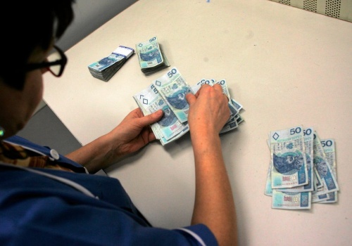 W jakich branżach zarabia się najwięcej? Tu średnia pensja to 16 tys. zł. Są nowe dane GUS