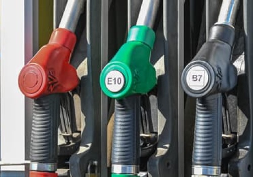 Diesel atakuje 9 złotych, a ropa nie chce tanieć. Im dłużej trwa wojna, tym trudniej uniknąć kryzysu