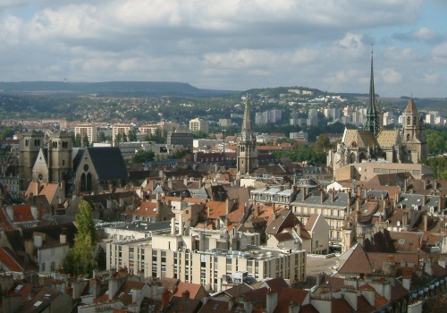 Trzynaście szkieletów, których ułożenia nie da się wyjaśnić. Uczeni próbują zrozumieć starożytne pochówki z Francji