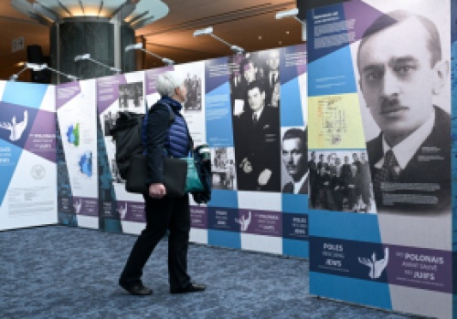 W Parlamencie Europejskim otwarto wystawę o Polakach ratujących Żydów w czasie wojny
