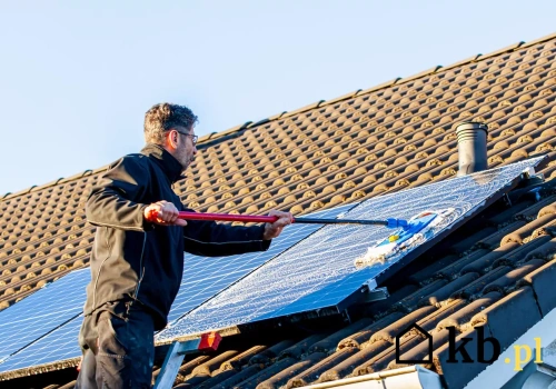 Po zimie fotowoltaika traci wydajność. Prosty zabieg szybko ją naprawia