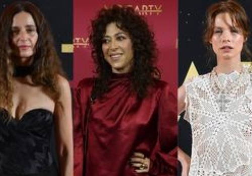 Gwiazdy wdzięczą się na gali MocArtów: Giegżno w koronkowej mini, Grochowska z wielkim dekoltem... (ZDJĘCIA)