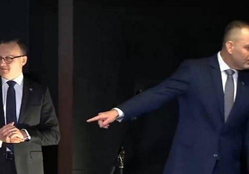 Ostra reakcja Nawrockiego na pytanie dziennikarza. Ekspert od mowy ciała: to nie był gniew