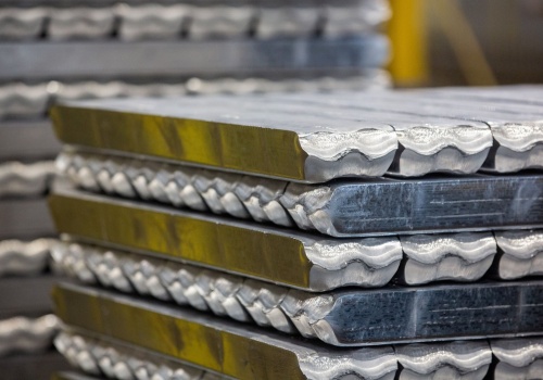 Panika w motoryzacji. Producenci aut wykupują aluminium na zapas