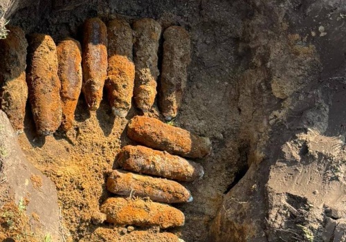 Niewybuchy na polu pod Chojnicami. Policja apeluje o ostrożność