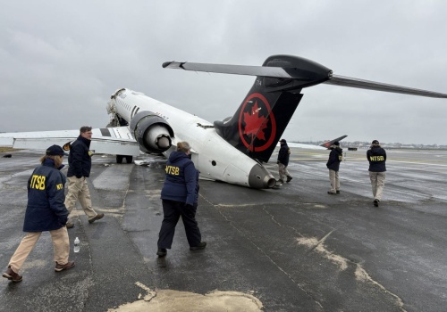 Dlaczego na LaGuardii nie zadziałał system ostrzegania? NTSB: Wóz strażacki nie miał transpondera