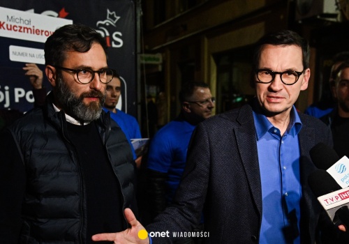 Onet ujawnia. Łącznik z kancelarii premiera Morawieckiego i kontrakty na setki milionów