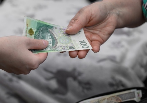 800+ i 300+ także na wnuki. Babcia wygrała z ZUS-em i dostaje świadczenie