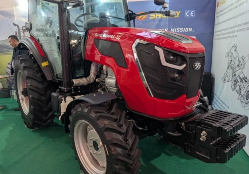 Zamienić Ursusa C-360 na chiński odpowiednik? Podstawowe parametry podobne, ale wyposażenie dużo lepsze