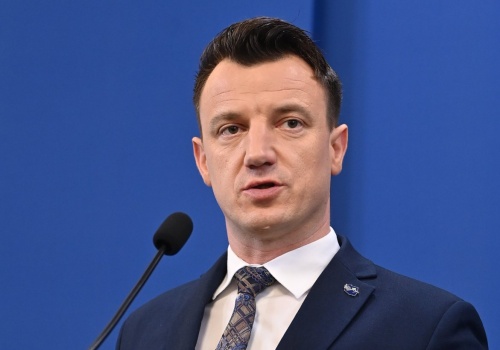 Trwa spowolnienie gospodarcze rośnie bezrobocie. Co robi rząd? Spowalnia jeszcze mocniej