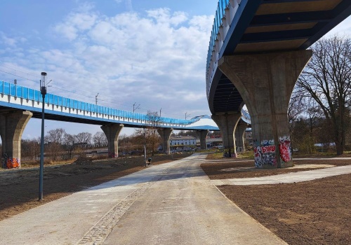 Zmiany w Parku Kolejowym. Dodatkowe prace opóźniają zakończenie inwestycji