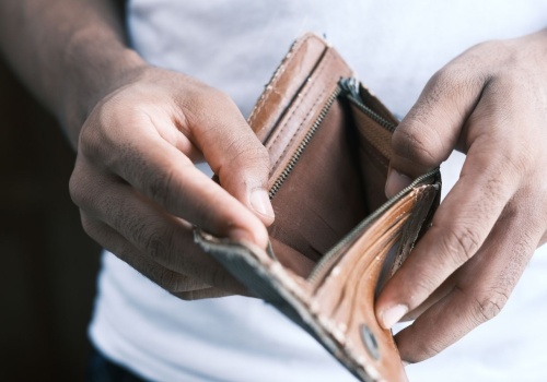 Zarabiasz 10 tys. zł? Tyle emerytury możesz dostać, Polacy na pewno się zdziwią