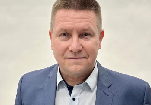 Raczyński uderza w strategię burmistrza: „Nie tędy droga. Trzebnica potrzebuje pracy, nie mrzonek o uzdrowisku”