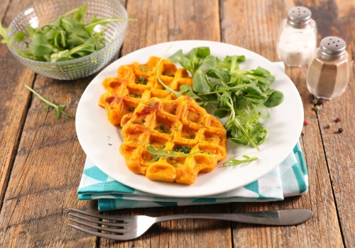 Fit gofry to przepyszny zamiennik tradycyjnego deseru. Przepisy na gofry w wersji wegańskiej, bezglutenowej, wytrawnej i dla dzieci