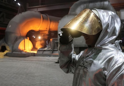 Globalna produkcja stali znowu spadła. Mniej wyprodukowały m.in. Rosja i Ukraina