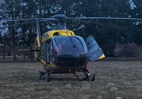 Roczny chłopczyk wypadł z balkonu na drugim piętrze. Śmigłowiec LPR zabrał go do szpitala w Warszawie