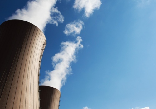 Fala dezinformacji uderza w polski atom. Rząd ostrzega obywateli