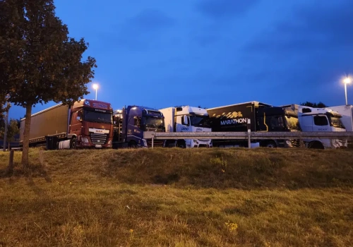 Wielkanocne zakazy ruchu ciężarówek (2026): lista dla Polski i krajów ościennych