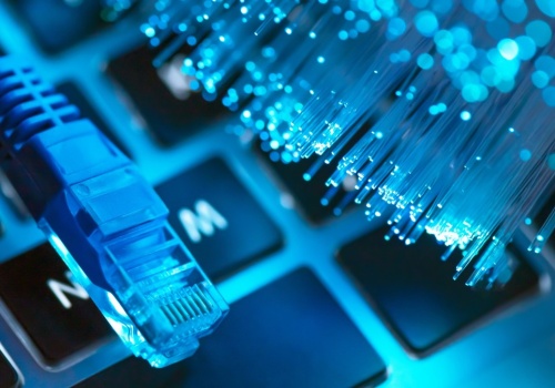 Chcesz podłączyć światłowód do domu? Sprawdź, co cię czeka