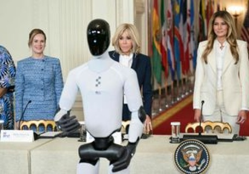 Nawrocka obok Melanii Trump. Pierwsza dama zabrała głos