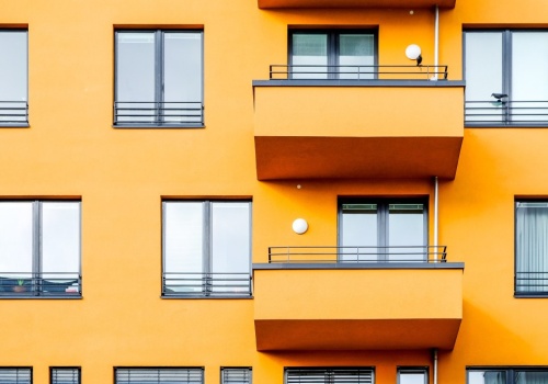 Nielegalne hotele pracownicze w domach jednorodzinnych. Rząd zapowiada kary