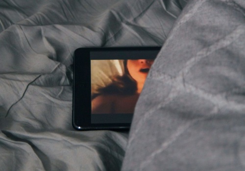 Dlaczego boom na trans porno nie przekłada się na prawa osób transpłciowych?