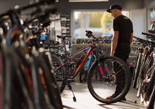 Jak wybrać dobry sklep rowerowy na zakupy i serwis