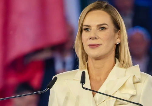 Sejmowa komisja rozpatrzy petycję. Nawrocka otrzyma olbrzymie pieniądze?