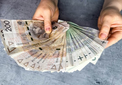 Ministerstwo Finansów obniża oprocentowanie obligacji od kwietnia. Co zmieni się dla oszczędzających?