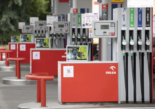Padł historyczny rekord. Tak drogo jeszcze nie było! Szokujące ceny paliw na stacjach