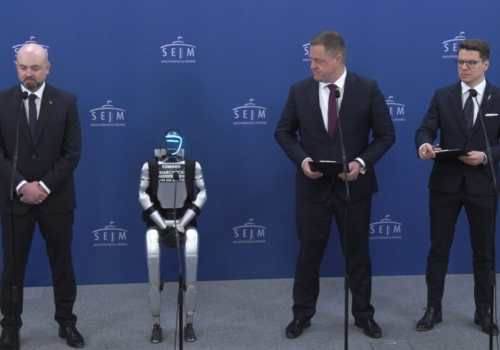 Robot-patostreamer bryluje w Sejmie. A mieliśmy walczyć z patologią w sieci