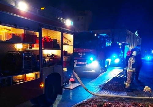 Strażacy ruszyli do akcji przed godziną 20. Pożar w budynku mieszkalnym