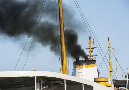 Filipiny zezwalają na tymczasowe używanie brudniejszego paliwa, także w żegludze