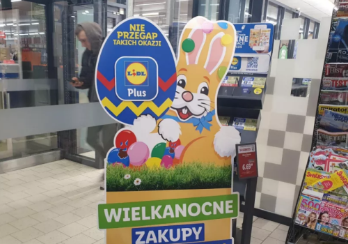 Koszyk wielkanocny 2026 tańszy o 5–7%. Analiza trendów cenowych w handlu