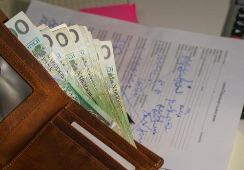 Już co 2. Polak ma dodatkową pracę. Zaskakujące wyniki raportu