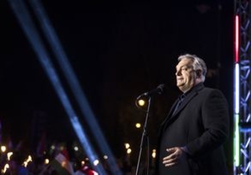 Orban już się nie hamuje. Zadziwiające słowa na wiecu wyborczym